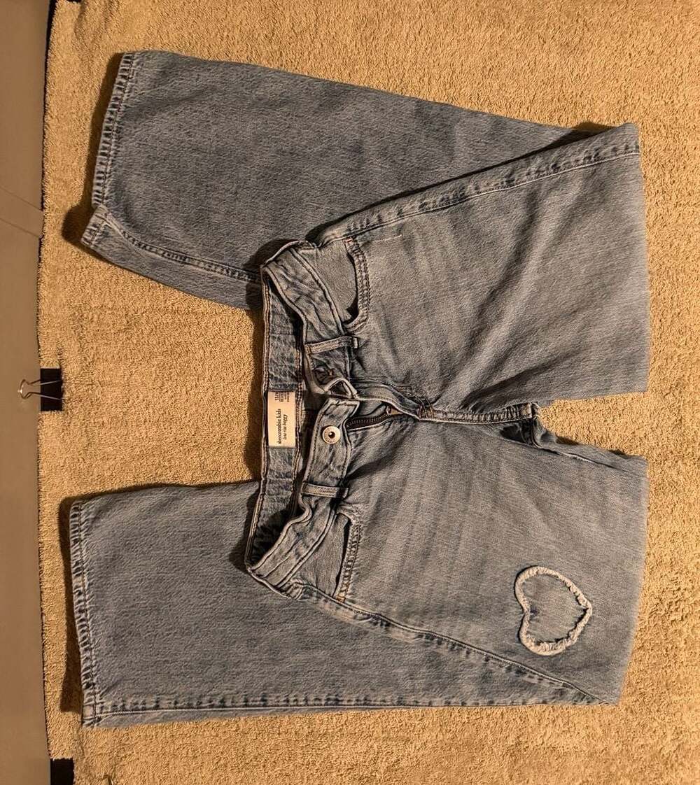 Abercrombie Kids Low Rise Baggy Jeans Size 13/14 Heart Patch Blue